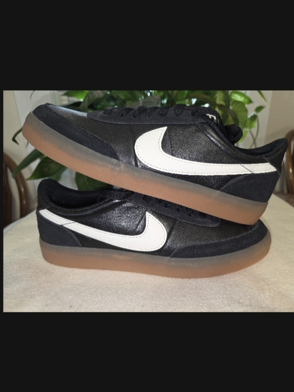 🌟🌟Nike Black & White Suede Low-Top Sneakers with Gum Sole🌟🌟